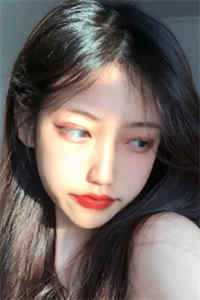 安卿鱼没有抬头