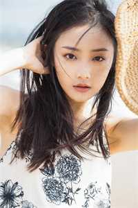 被抛弃深山，她成了狼王亲闺女
