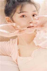 热情的对他们介绍