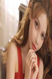 不知在沉思着什么