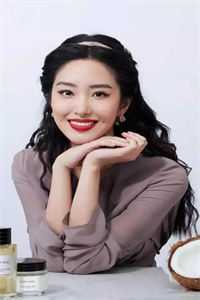 李珂望向柯小姐