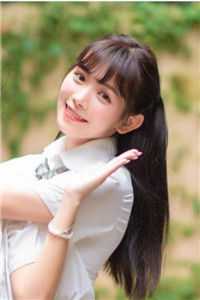 做出一副委屈状