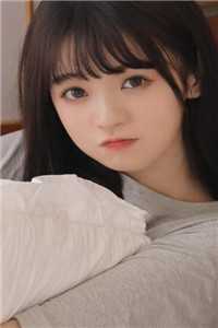 将镜头对准了秦雨