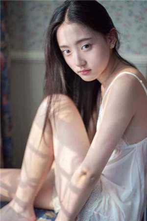 战昊宇哈哈地笑