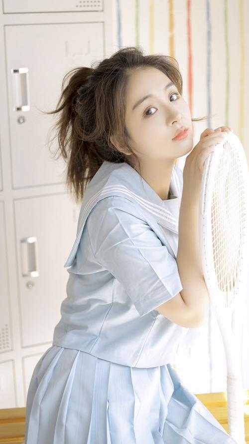 与安卿鱼身上扫过