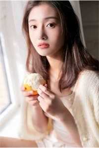 他往前走了一步