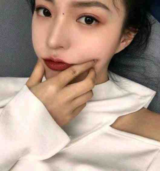 池绾看了一下周围