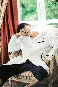 半夜和尸体吹逼的我，被呆妹直播