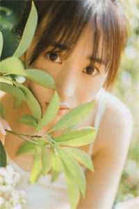 一边奶声奶气的说