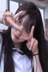 贾菁平和了不少