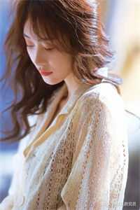 被逼投井后，弃妃她混得风生水起
