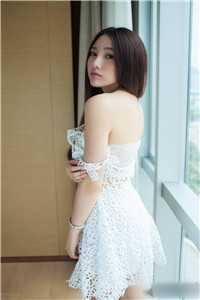 女仆团过于强悍，他被迫躺赢