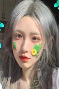 同桌三年，女神她被我哄成老婆了