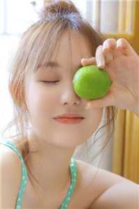 穿书后，她靠美食在八零乘风破浪