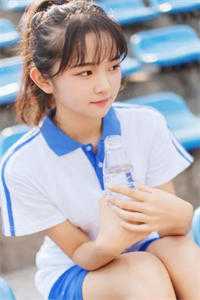 伏低做小？可她才是真嫡女啊！