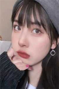 成为顶流后，当红天后追着我领证