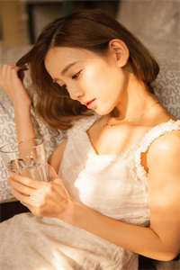 傻妃重生后，腹黑王爷跟她杠上了