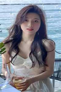 开局一个绝美天后当老婆