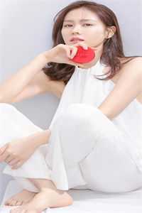 乡村俏美妇