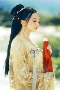 女配段位高，疯批暴君秒变奶狗