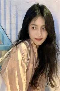 他在海城的高档公寓中