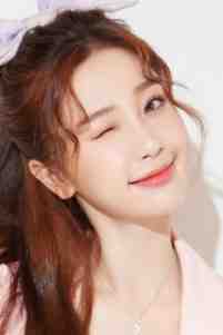 农门田园医药香，她成了团宠娇女