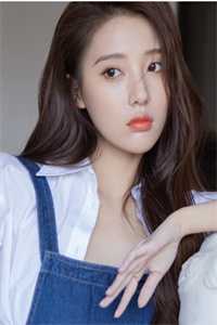 被抛弃深山，她成了狼王亲闺女
