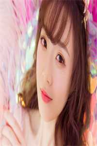 穿成短命女配，她逆袭成团宠