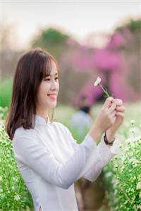 离婚后，傲娇大佬日日缠着她