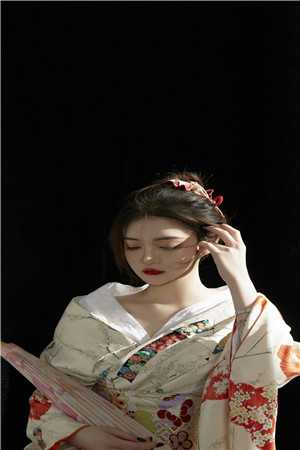 重生后，疯批美人每天都在撩人攻心