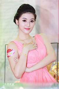 撞见上司秘密后，他平步青云了