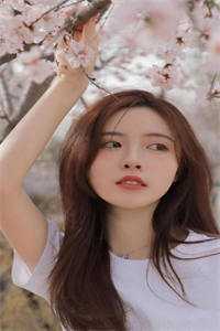 和大佬分手后，我上了热搜