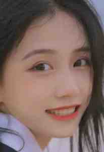 被抛弃深山，她成了狼王亲闺女