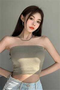 看，队长又在凶案现场逮夫人了