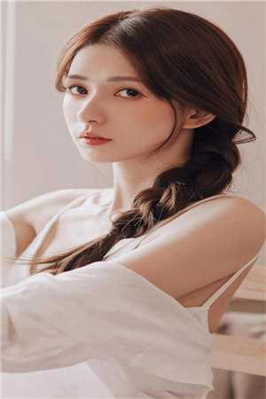 穿成恶毒女配，她把将军撩红了脸