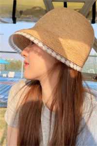 活成前任白月光后，她桃花朵朵开