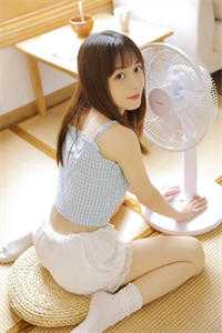 穿成傻女后，她演技炸裂