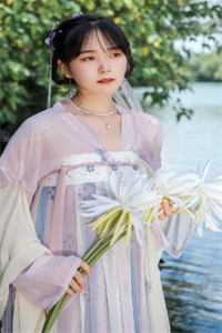 震惊，我被女帝抢婚