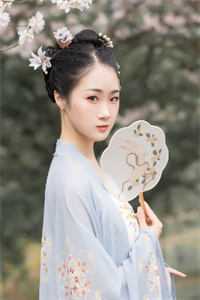 一身战功的他竟然被美女总裁逼婚了