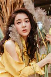 胎中修炼的我，把女帝踹出了娘胎