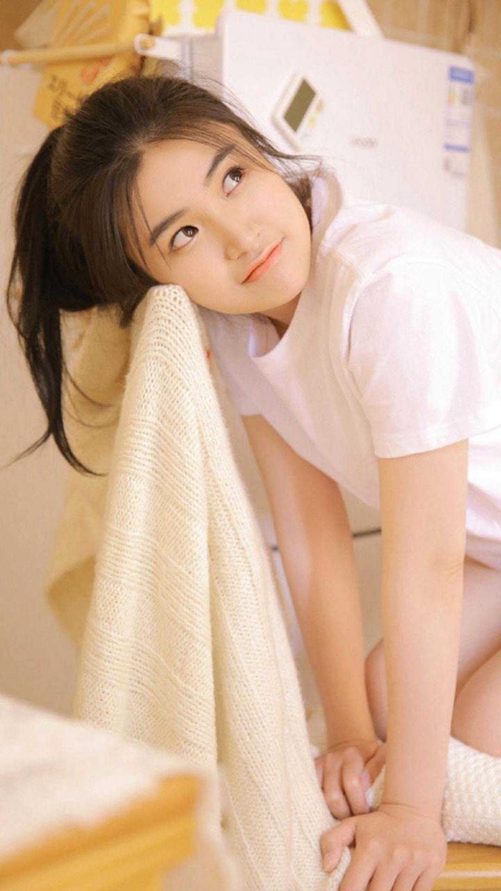 与他同行的秦央