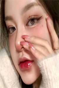觉醒S级献祭师，开局献祭校花