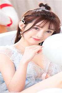 病弱美人在末世抽卡搞基建