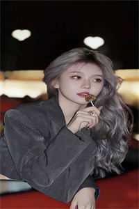 军婚爆糖：白莲绿茶在七零做团宠