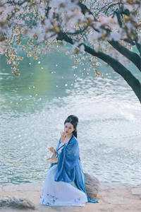 末日：我在避难所里吃香喝辣