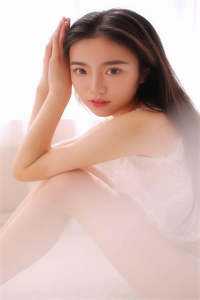 穿成炮灰后，我被反派夫人拉黑了