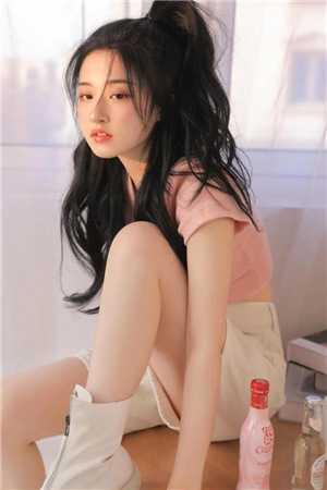 重回身死前，她转身抱紧了死对头大腿