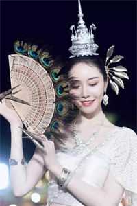 师姐可盐可软，她只想救世飞升