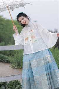离婚后，傲娇大佬日日缠着她
