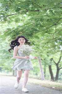 与女帝同胎，她总想拔我脐带